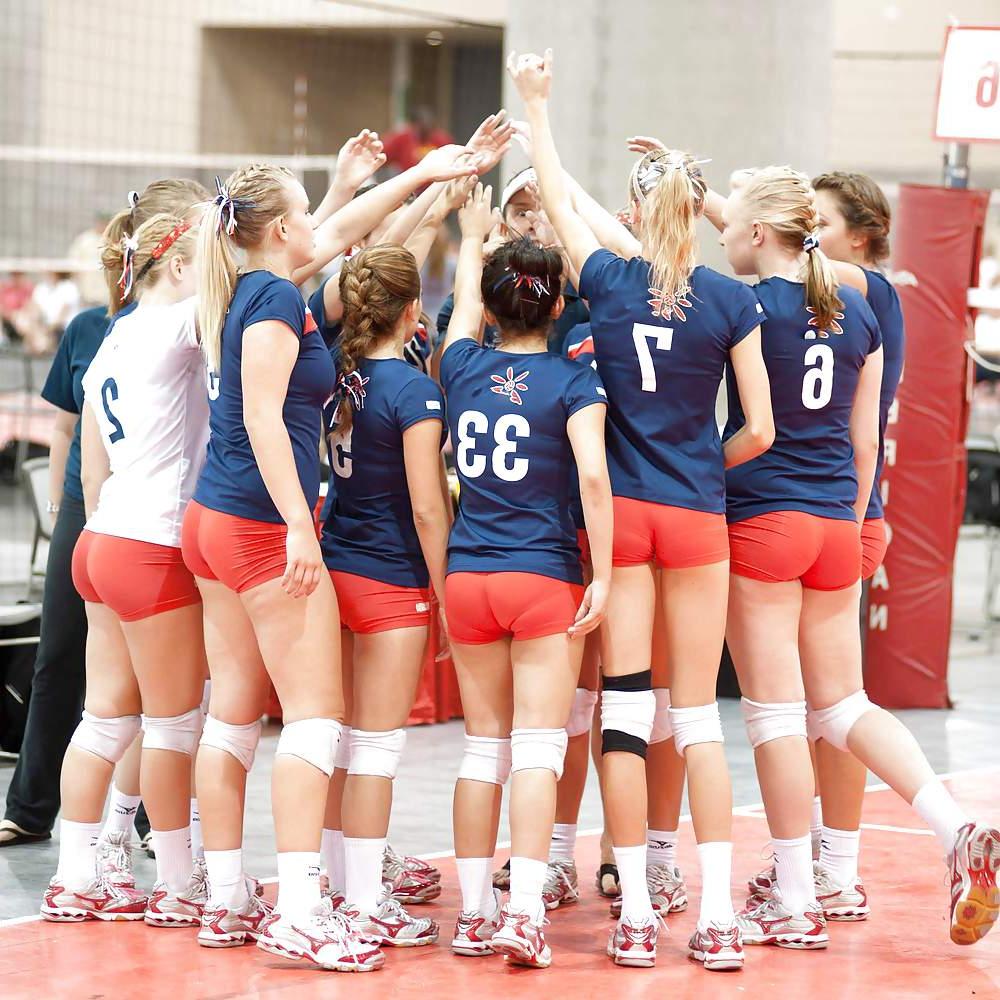 18P MANY ASSES (VOLLEYBALLS TEENS PLAYERS)