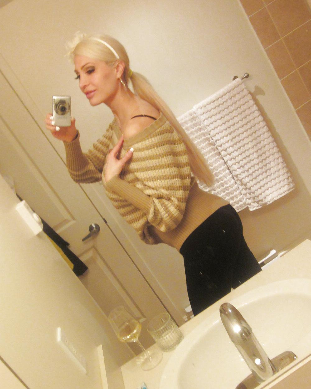 25P Bella: Fake Tit Cam Star