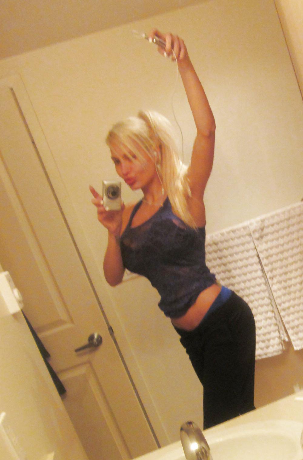 25P Bella: Fake Tit Cam Star
