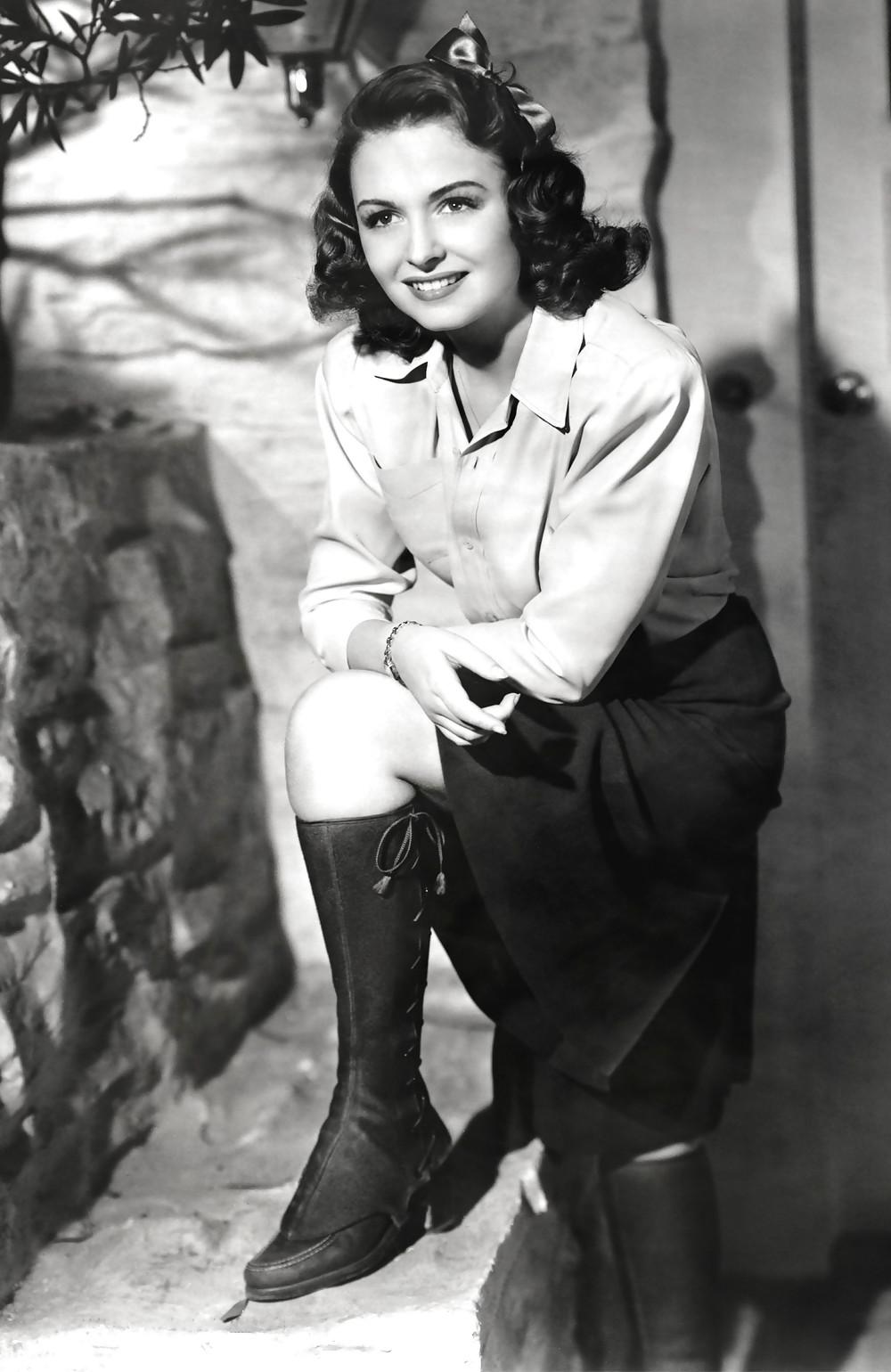 25P Let's Jerk Off Over ... Donna Reed