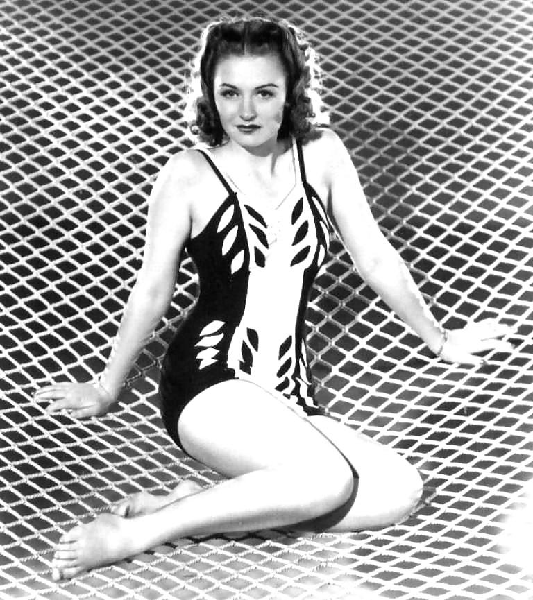 25P Let's Jerk Off Over ... Donna Reed