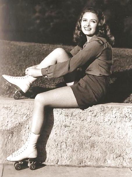 25P Let's Jerk Off Over ... Donna Reed