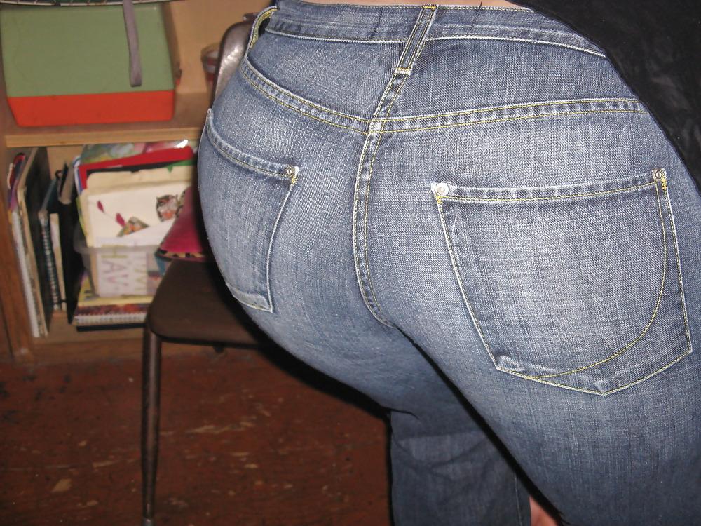 6P Girlfriend's ass in jeans