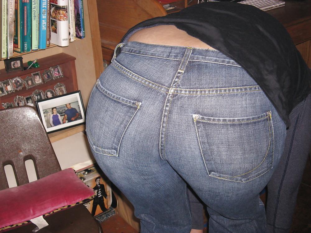 6P Girlfriend's ass in jeans