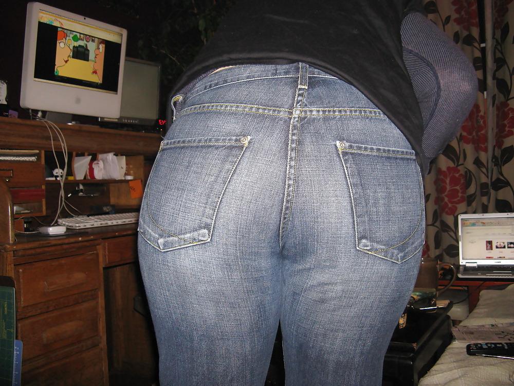 6P Girlfriend's ass in jeans