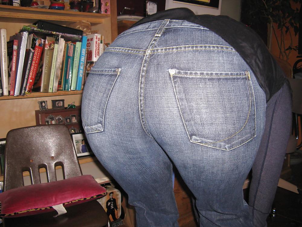 6P Girlfriend's ass in jeans