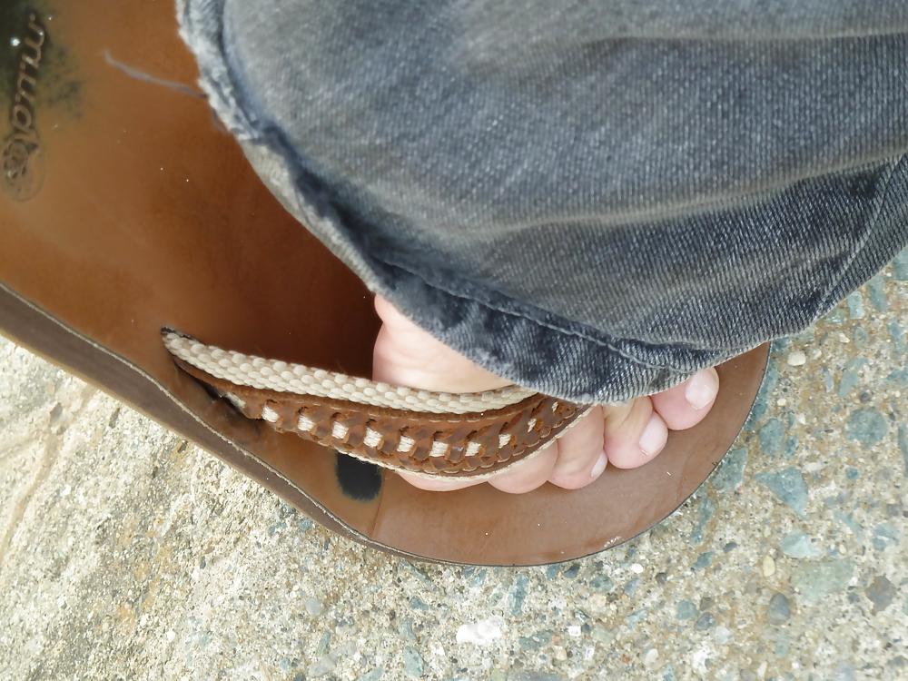 13P THE PERFECT FEET