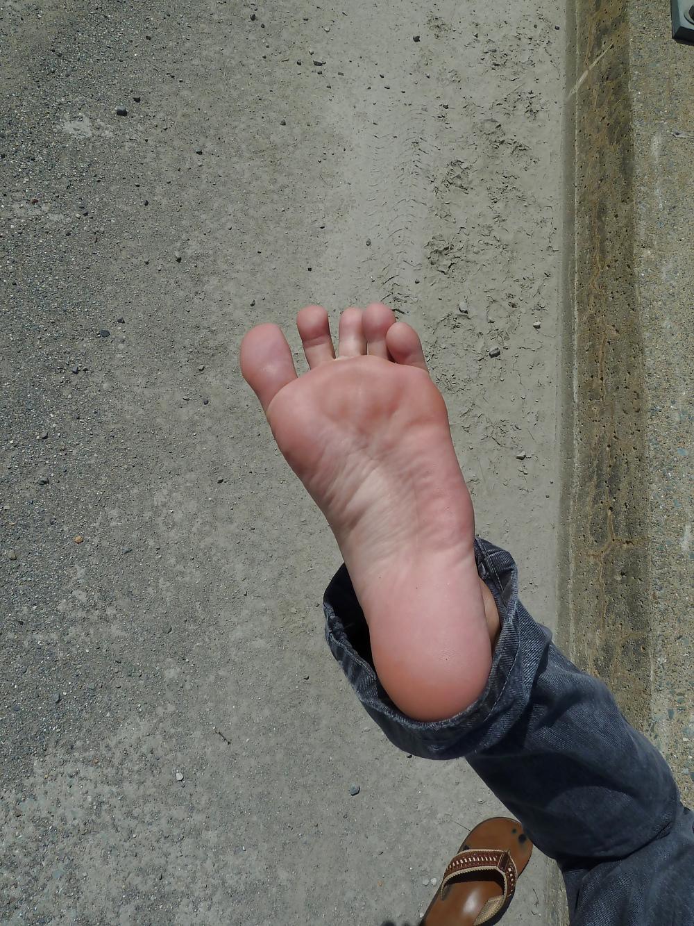 13P THE PERFECT FEET