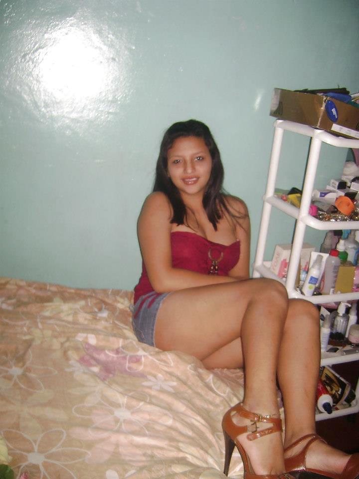 5P Dominican girl: Paola