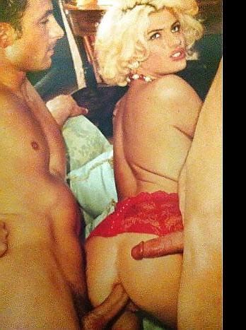 21P Italian blonde double teamed