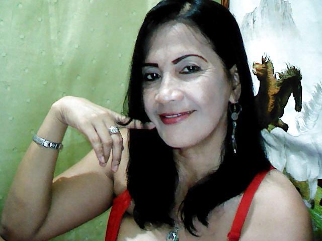 9P My gf's hot mom