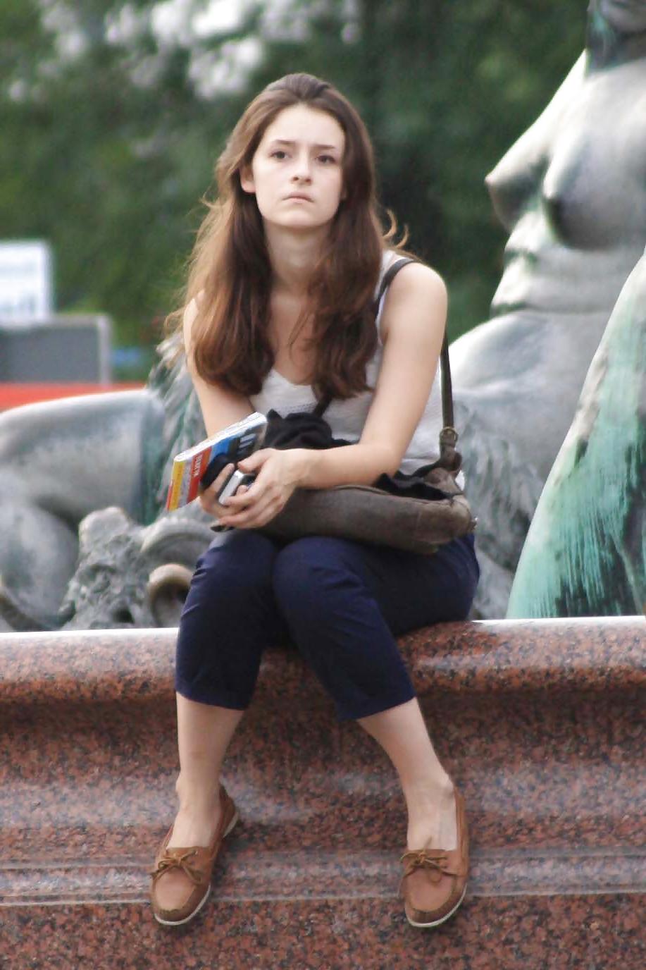 8P Young french girl in berlin