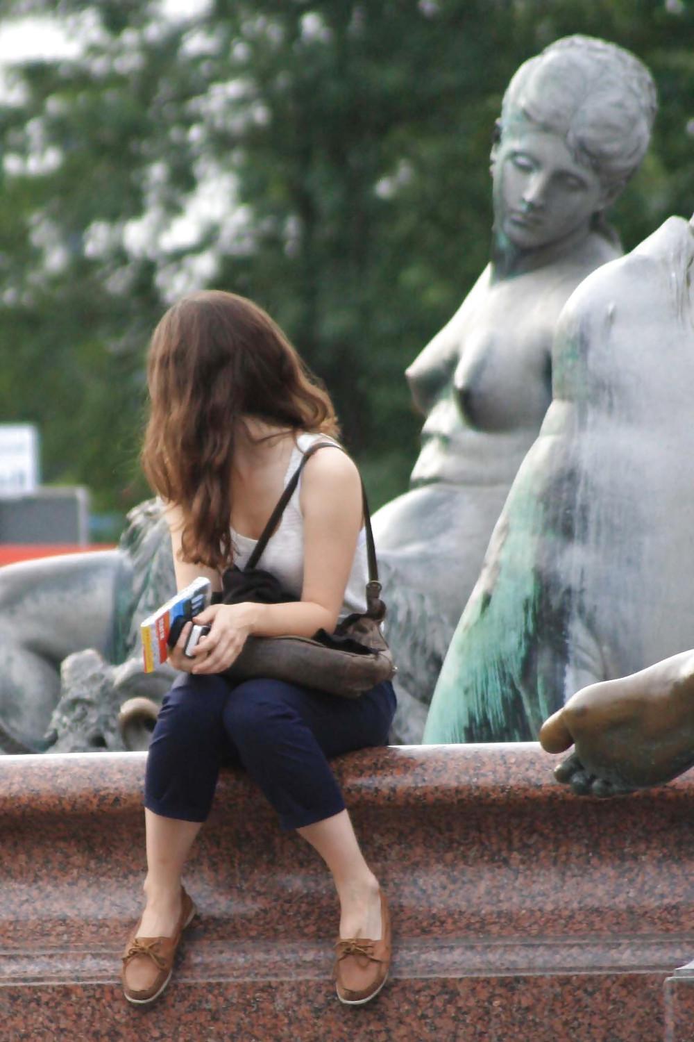 8P Young french girl in berlin