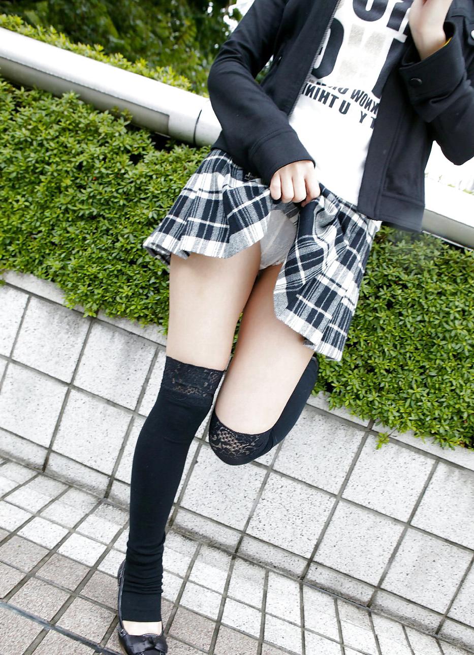 21P Japanese shy girls