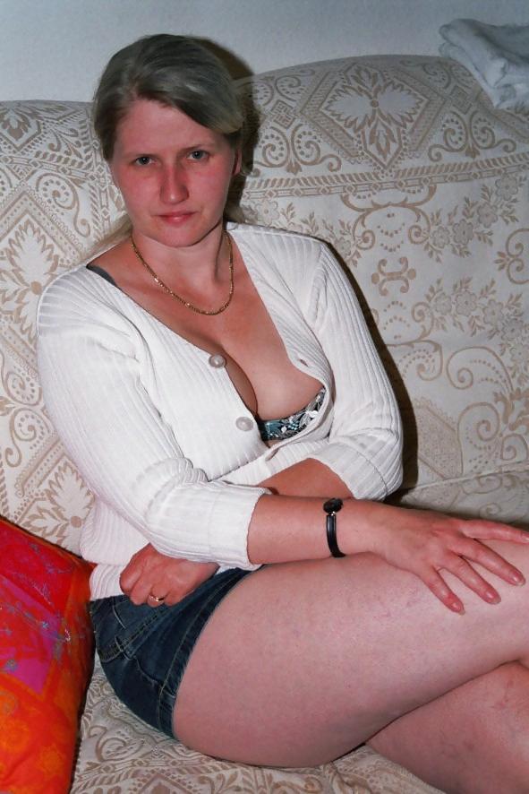 10P SAG - Wife's Hot Body In Short Tight Slinky Denim Skirt 01