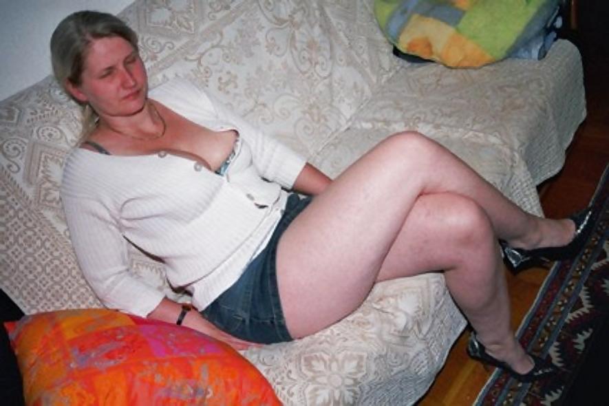 10P SAG - Wife's Hot Body In Short Tight Slinky Denim Skirt 01