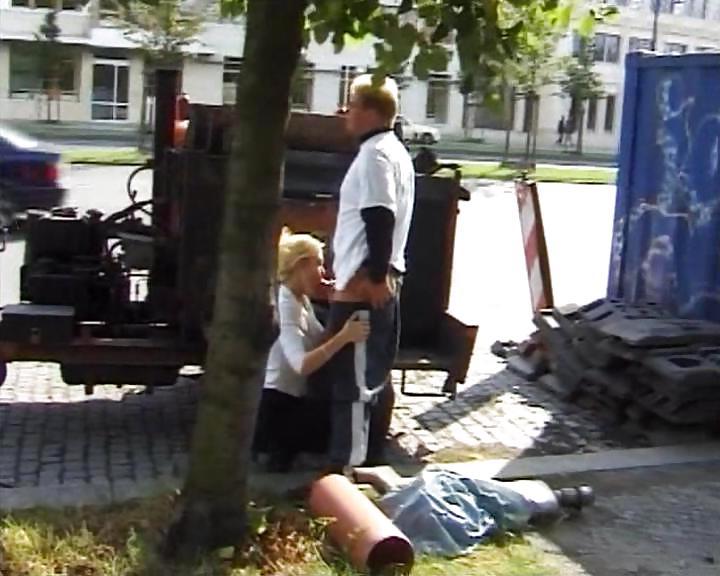15P Couple fucking outdoor