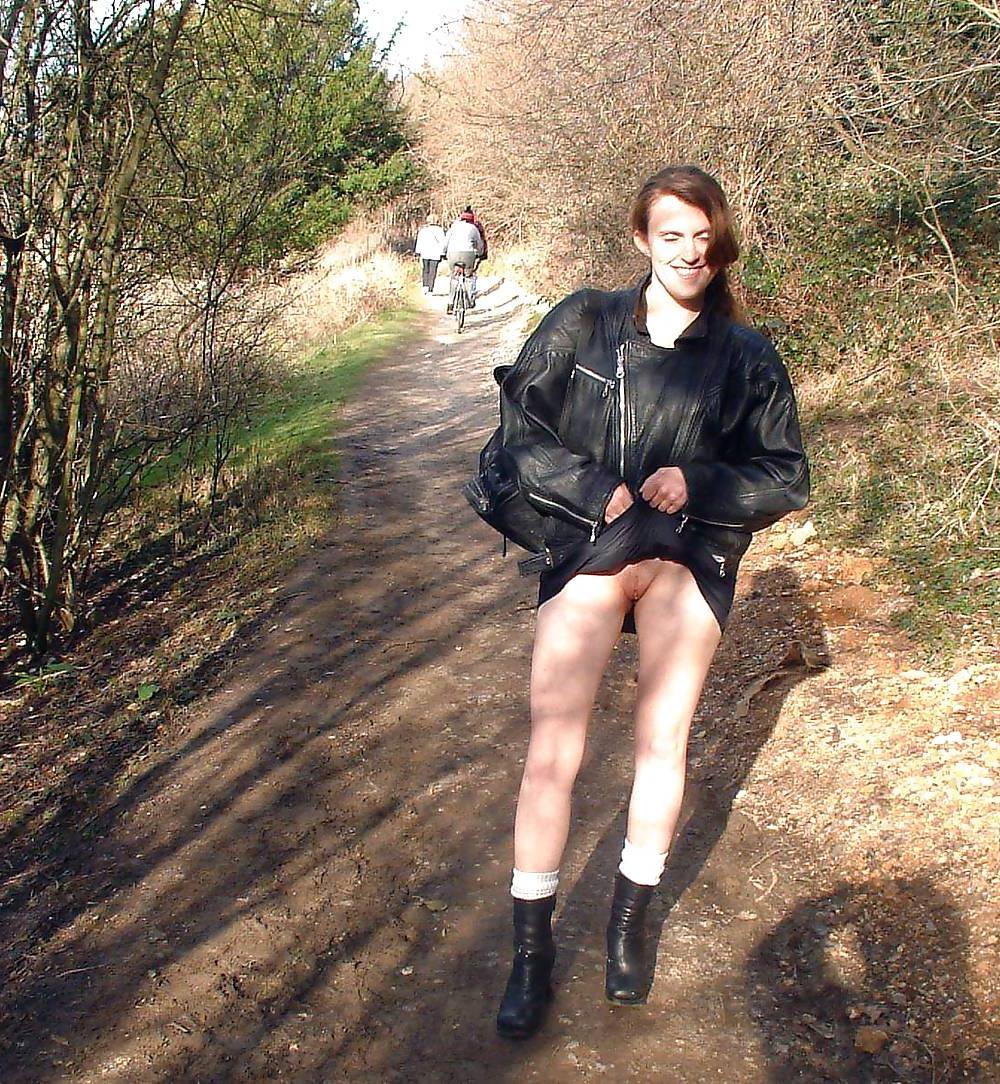 25P UK housewife Louise from Essex
