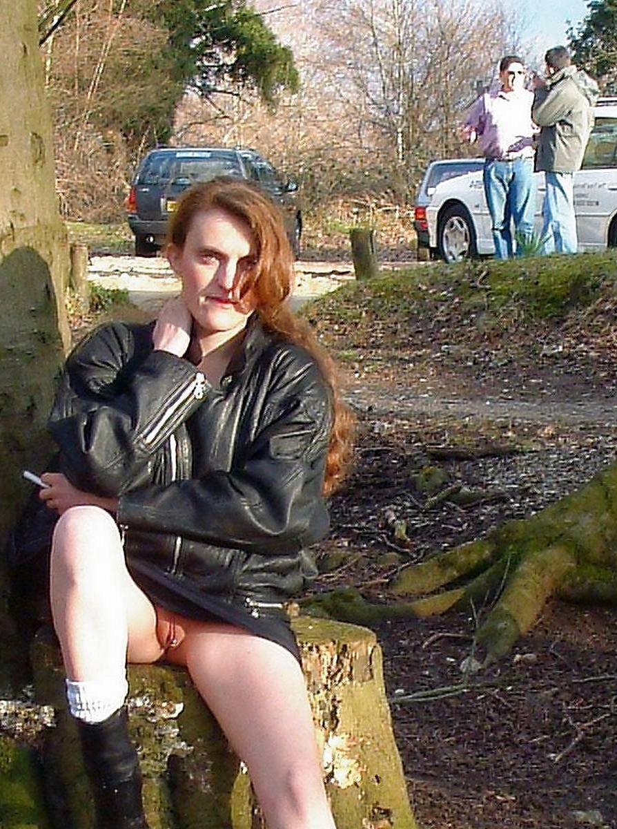 25P UK housewife Louise from Essex