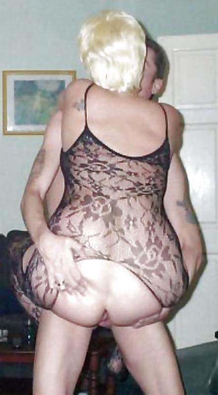 10P Fucking hot cougar