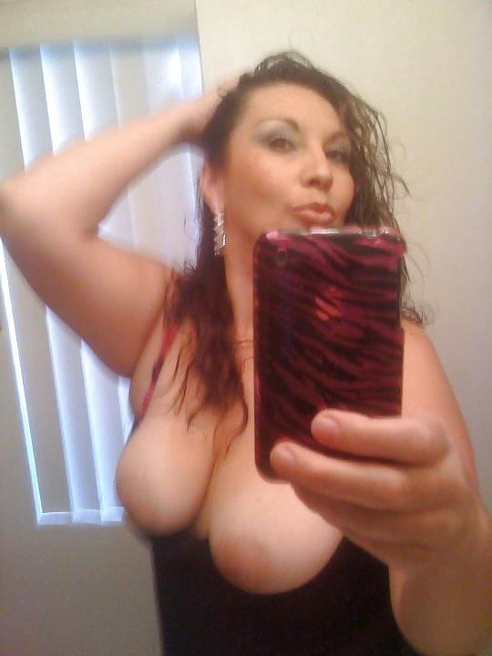 25P Latina cougar with gorgeous eyes