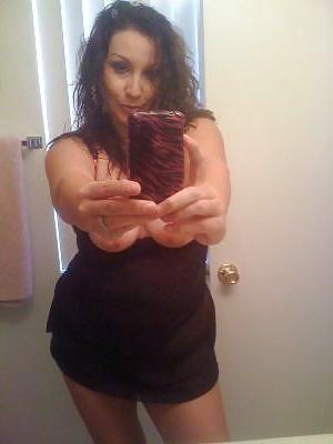 25P Latina cougar with gorgeous eyes