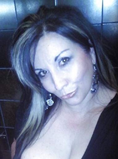 25P Latina cougar with gorgeous eyes