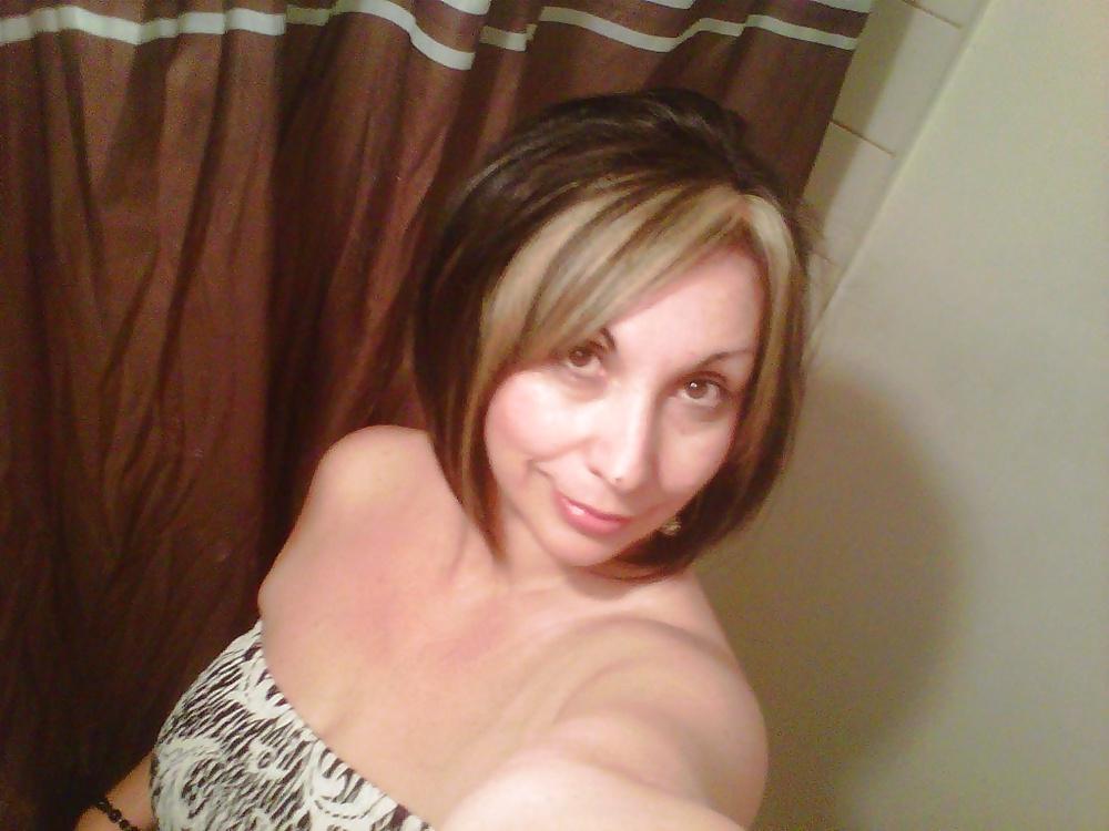 25P Latina cougar with gorgeous eyes