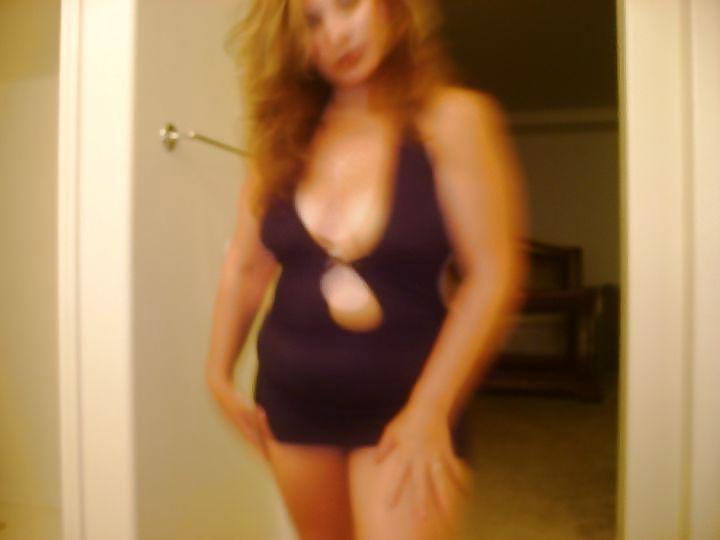 25P Latina cougar with gorgeous eyes