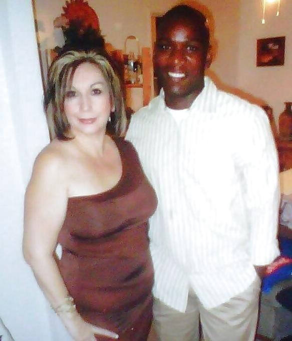 25P Latina cougar with gorgeous eyes