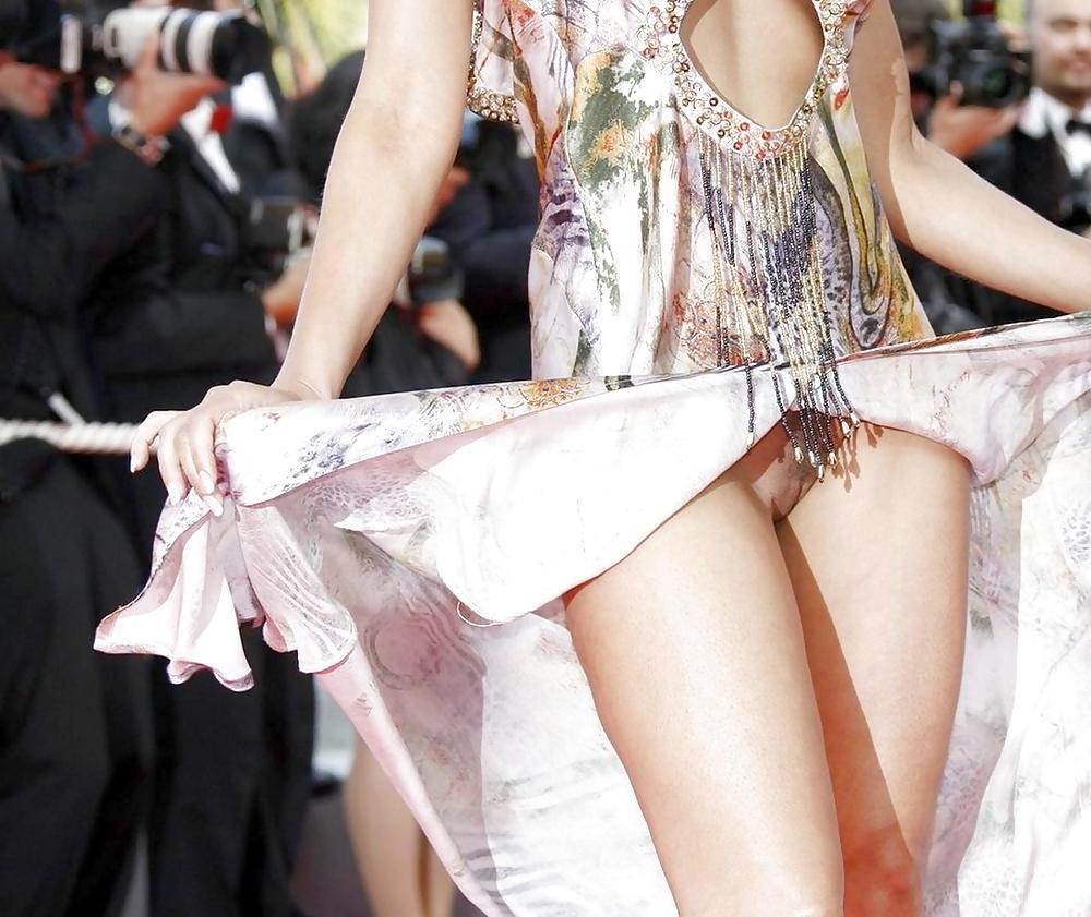 25P Upskirt 5