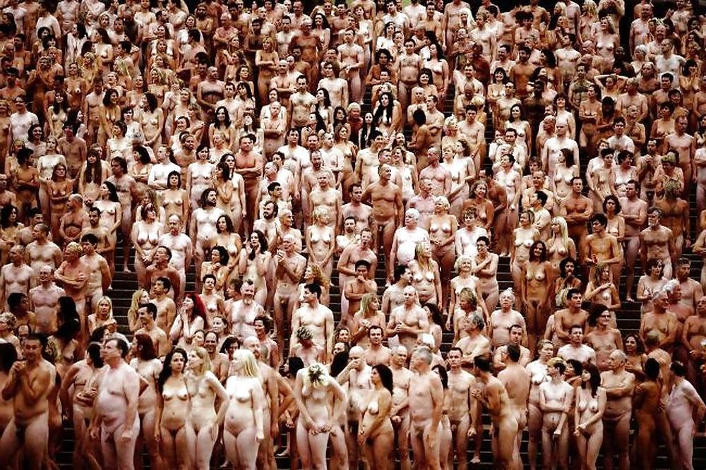 25P Spencer Tunick - Sydney Opera House