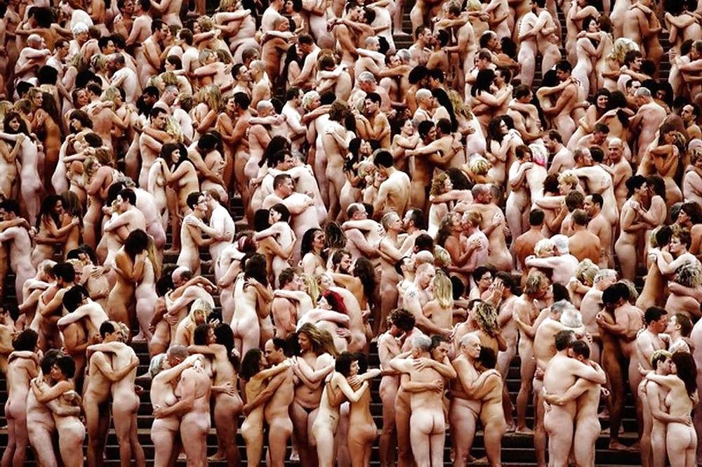 25P Spencer Tunick - Sydney Opera House