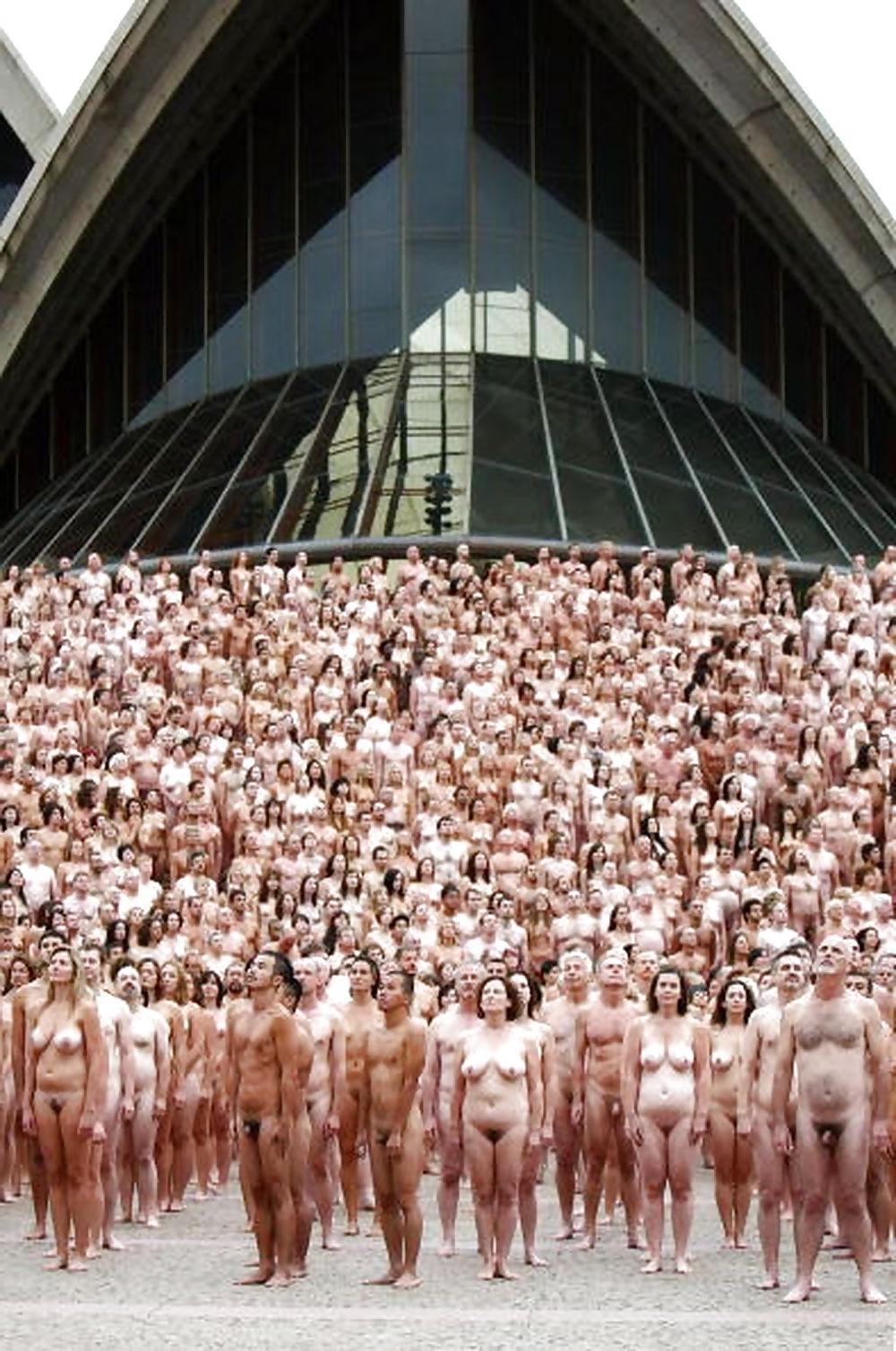 25P Spencer Tunick - Sydney Opera House