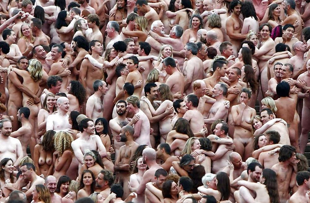 25P Spencer Tunick - Sydney Opera House