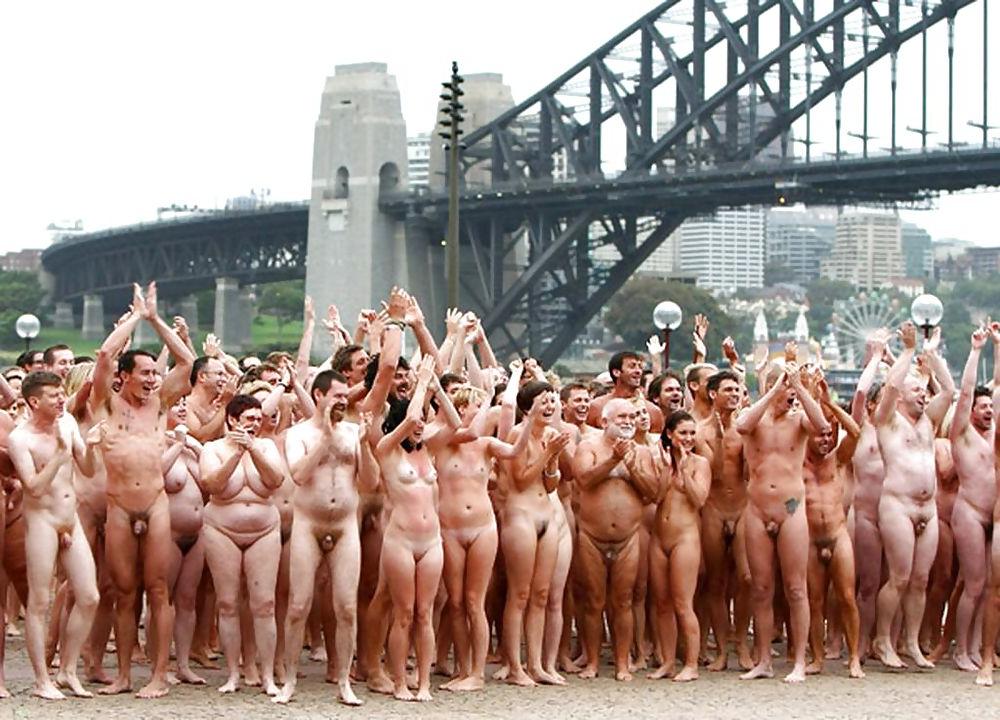 25P Spencer Tunick - Sydney Opera House