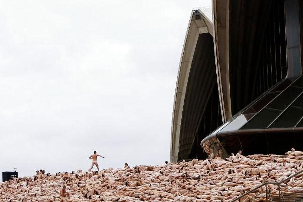 25P Spencer Tunick - Sydney Opera House