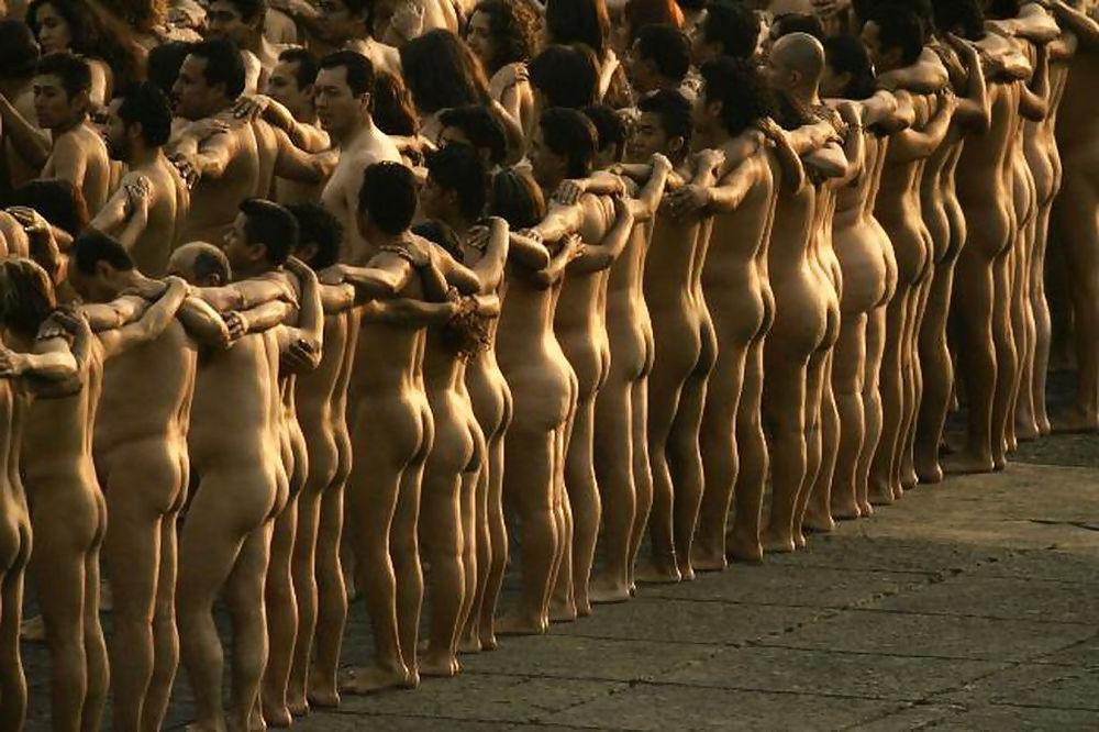 25P Spencer Tunick - Sydney Opera House