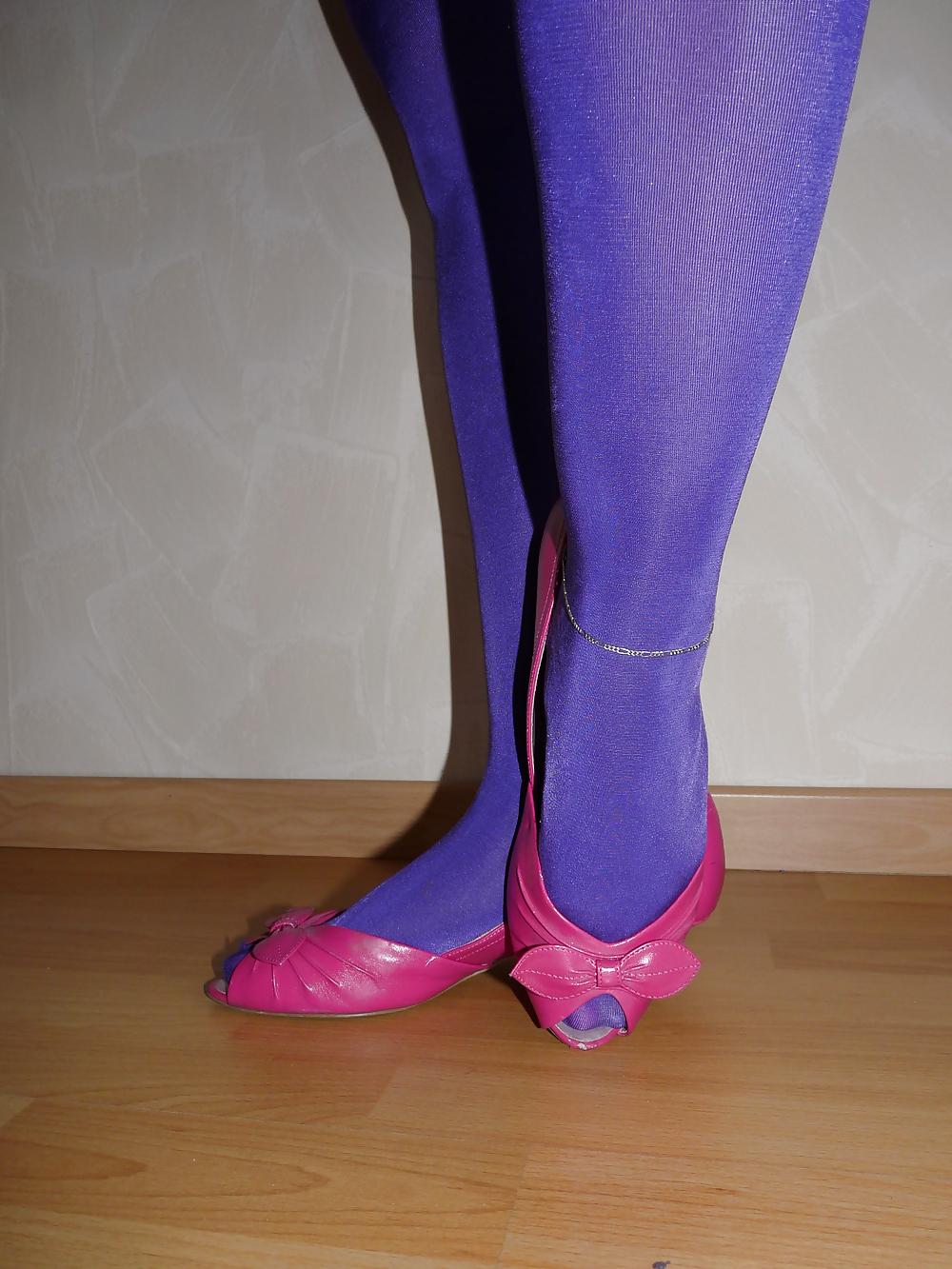 5P Wifes shiny purple pantyhose pink peep toes