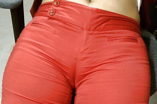 24P Fotze frisst Hose - cameltoe