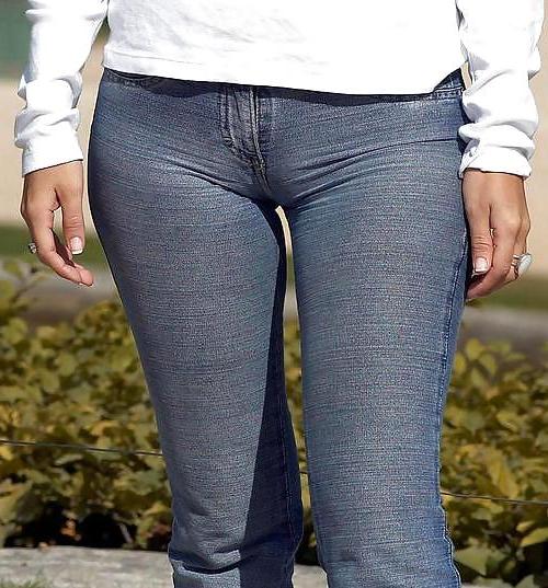 24P Fotze frisst Hose - cameltoe