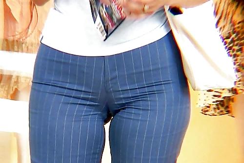 24P Fotze frisst Hose - cameltoe