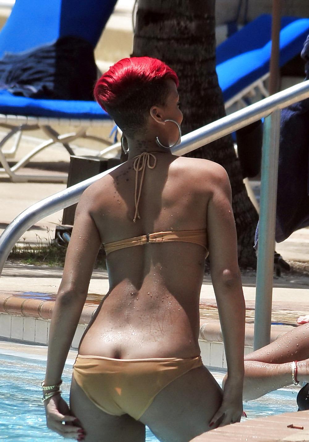 25P Rihanna By twistedworlds