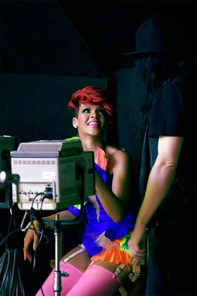 25P Rihanna By twistedworlds