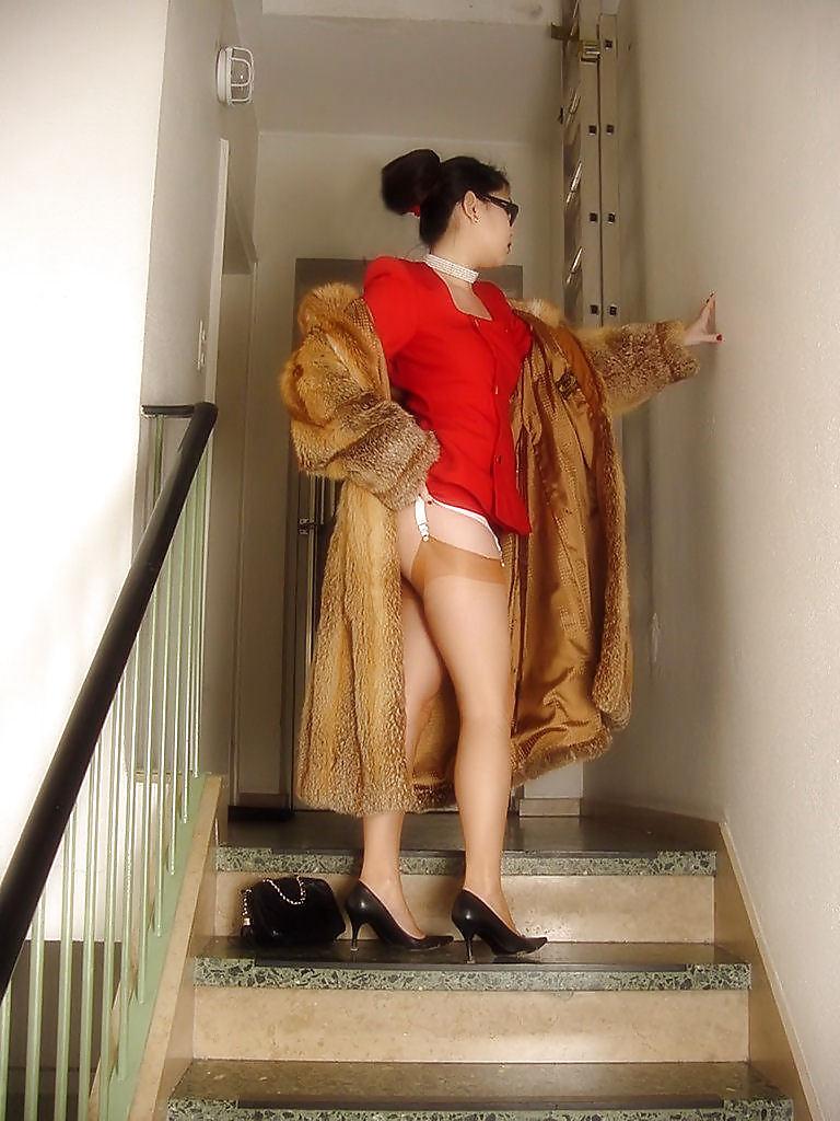 25P Hot ladies in black or red 05