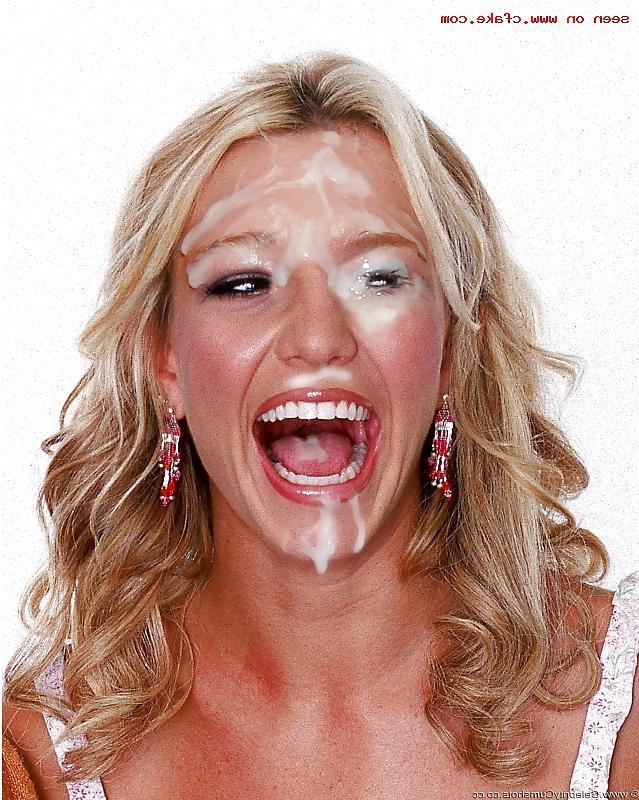 25P BRITNEY SPEARS LOVES TO SUCK COCK !!