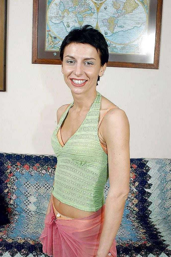 16P Sweet Skinny MILF