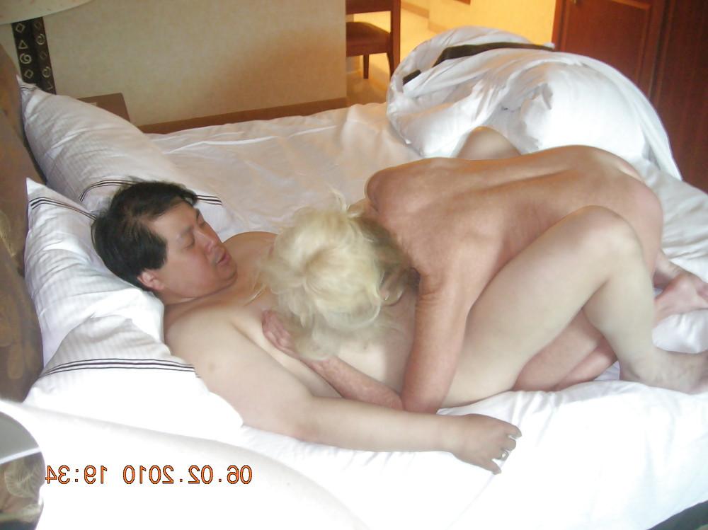 25P Mature Couple