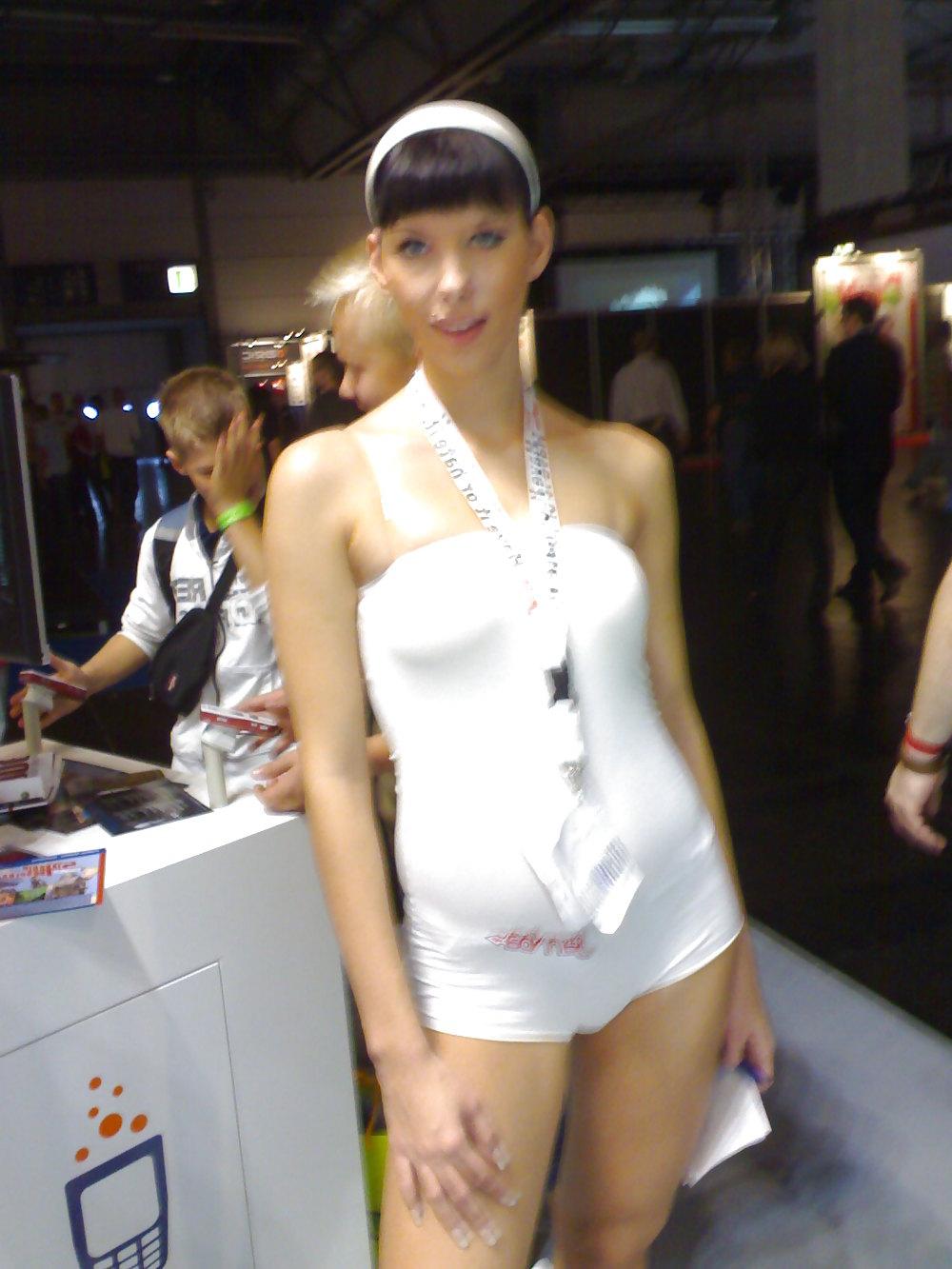 25P Camel toe 