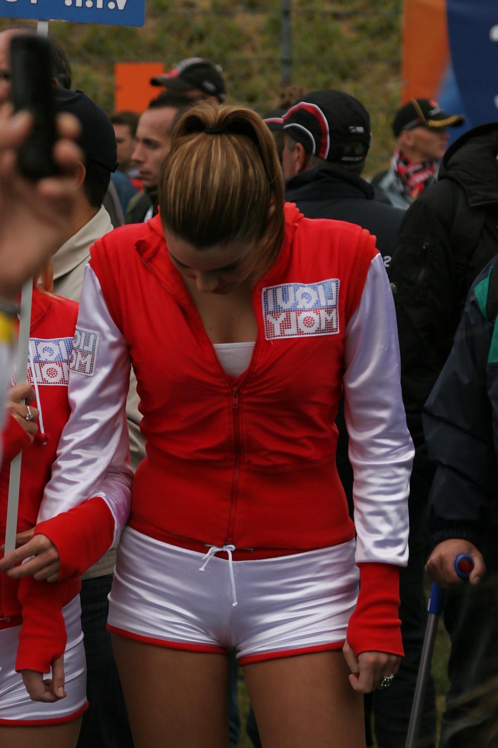 25P Camel toe 